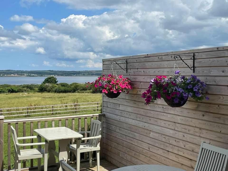 Keanes Of Curraheen, Bar, Restaurant & Accommodation Tralee Extérieur photo
