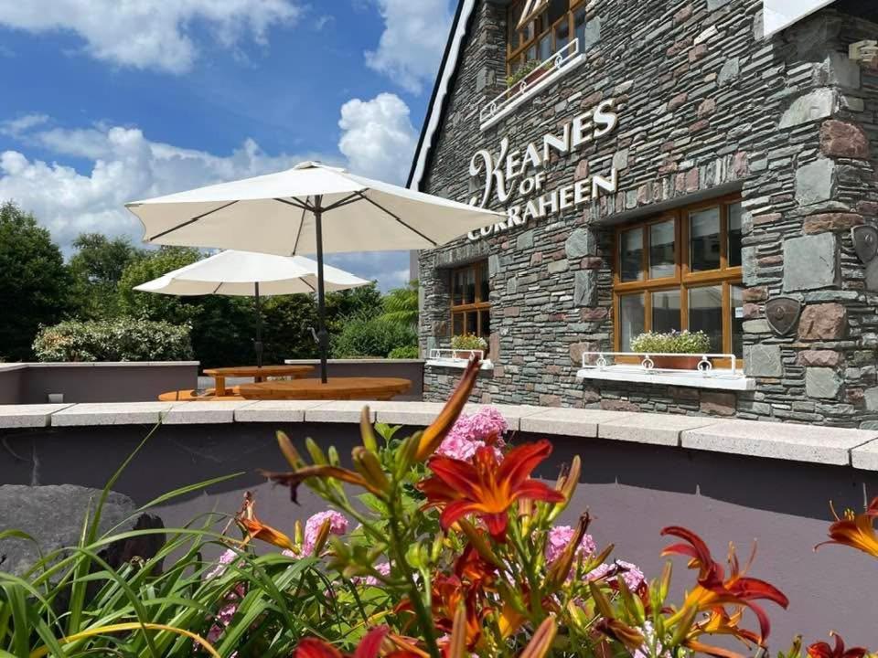 Keanes Of Curraheen, Bar, Restaurant & Accommodation Tralee Extérieur photo