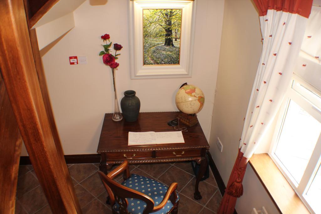 Keanes Of Curraheen, Bar, Restaurant & Accommodation Tralee Extérieur photo